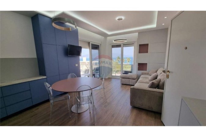 Radhime - Orikum, shitet 1+1 Kati 2, 180.000 € (Rruga Ali Demi, pranë Bashkisë, Vlorë)