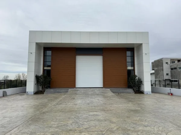 Durres, jepet me qera magazine Kati 0, 2.000 € (Shijak)