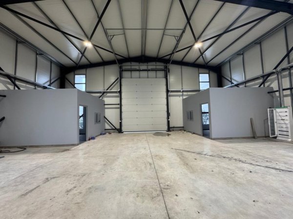 Durres, jepet me qera magazine Kati 0, 2.000 € (Shijak)