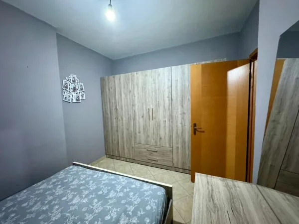 Shitet Apartament 1+1 ne Astir, tek Vila L me Cmimin  97.000 €URO ,    Jo me KREDI