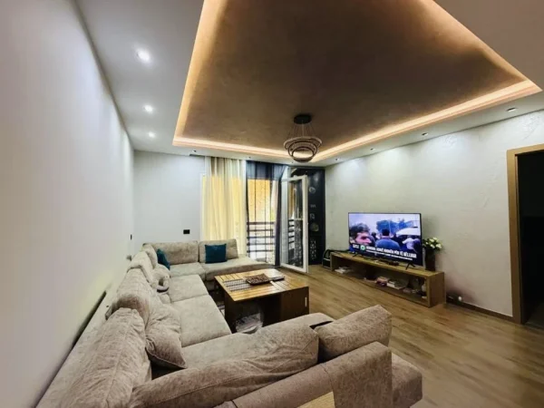 Tirane, shitet 2+1 , 100 m² 350.000 € (Komuna e Parisit)