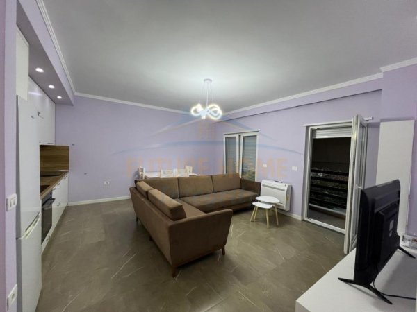 Tirane, jepet me qera apartament 1+1 i mobiluar 600 € (Selvia, gjimnazi Partizani)