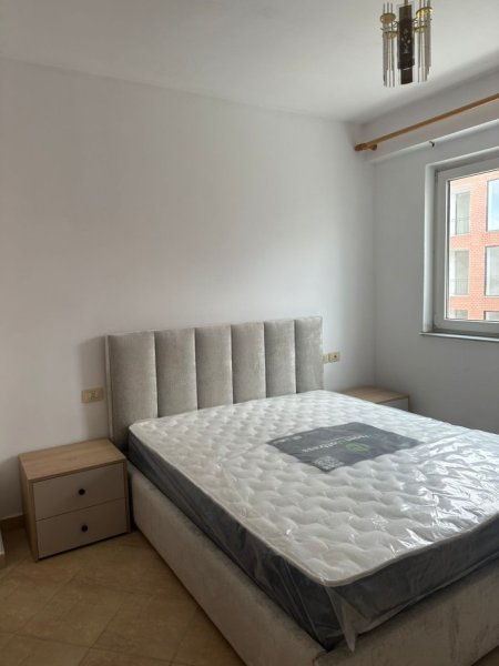 Tirane, jepet me qera apartament 2+1 Kati 4, 600 € (ish stacioni i trenit)