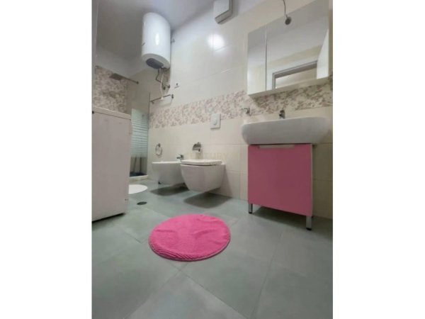 Tirane, jepet me qera apartament 1+1 Kati 4, 70 m² 750 € (Shkolla e Baletit)