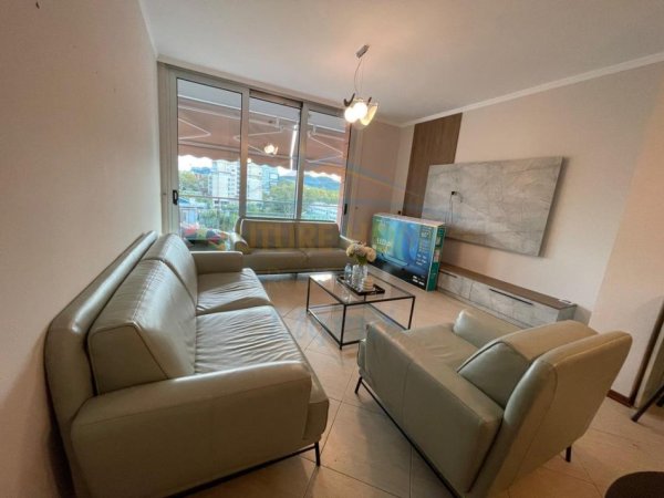Tirane, jepet me qera apartament 2+1+Aneks , 118 m² 1.300 € (Etc-ja)