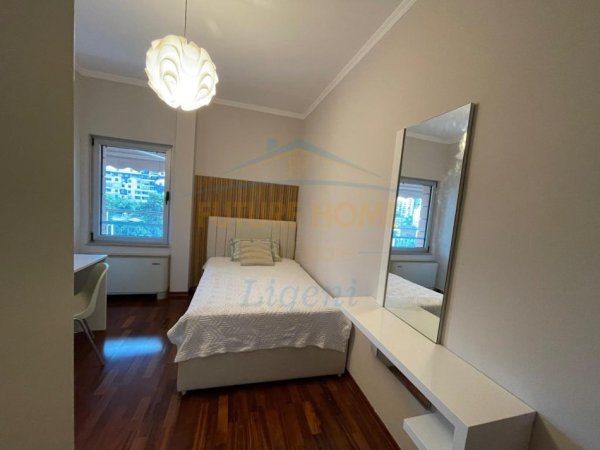 Tirane, jepet me qera apartament 2+1+Aneks , 118 m² 1.300 € (Etc-ja)