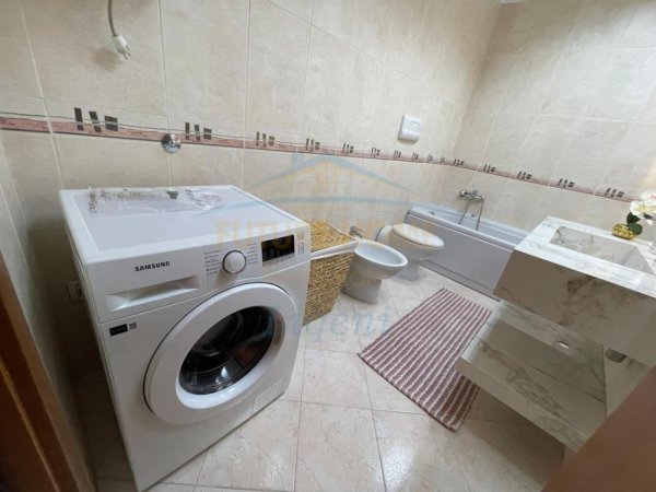 Tirane, jepet me qera apartament 2+1+Aneks , 118 m² 1.300 € (Etc-ja)