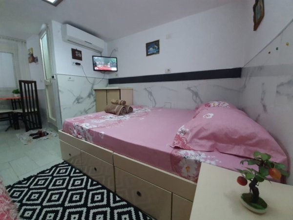 Tirane, jepet me qera garsonier 1+1 Kati 2, 50 m² 370 € (Rr Siri Kodra)