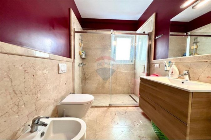 Vlore - Lungomare, jepet me qera 1+1 , 74 m² 450 € (Rruga Dhimitër Konomi, Lungo Mare, Vlorë)