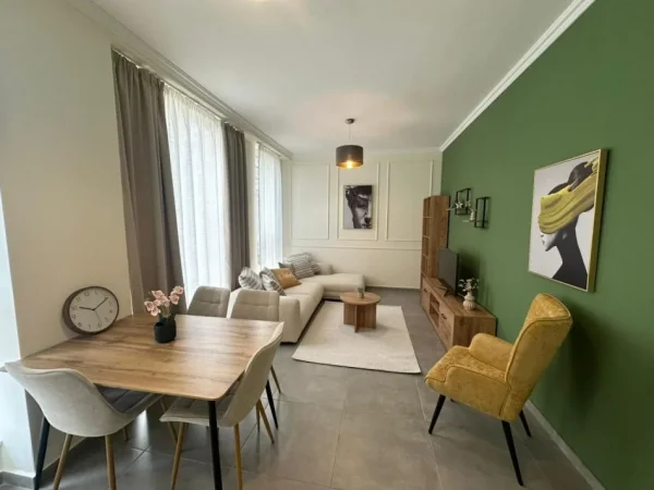 Tirane, jap me qera apartament 1+1+Ballkon Kati 1, 70 m² 650 € (Jordan Misja)