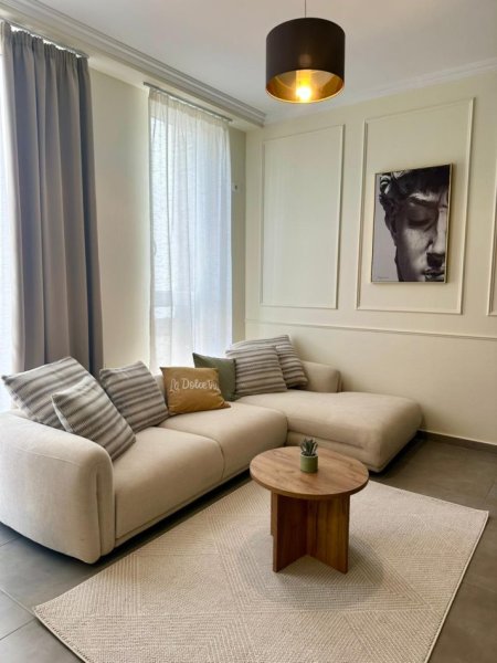 Tirane, jap me qera apartament 1+1+Ballkon Kati 1, 70 m² 650 € (Jordan Misja)