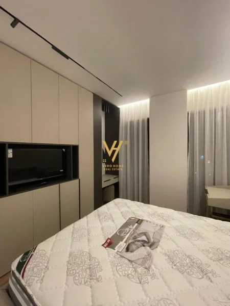 Tirane, jepet me qera apartament 1+1+Ballkon Kati 5, 65 m² 900 € (SQUARE 21)