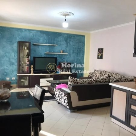 Tirane, jepet me qera apartament 2+1 Kati 4, 110 m² 420 € (Rruga Kasem Shima)