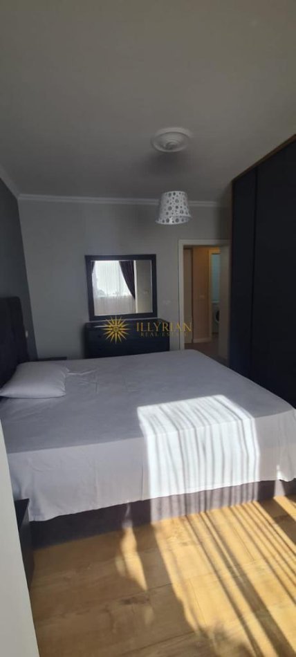 Tirane, jepet me qera apartament 2+1+Ballkon , 55 m² 750 € (Blloku)