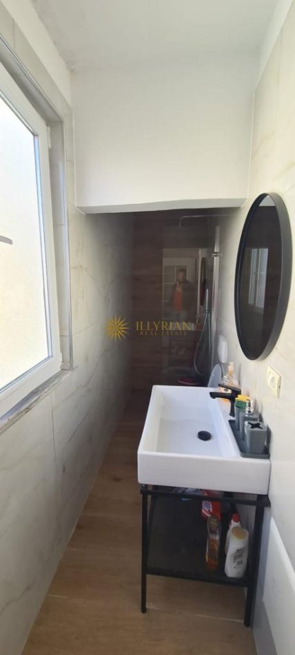 Tirane, jepet me qera apartament 2+1+Ballkon , 55 m² 750 € (Blloku)