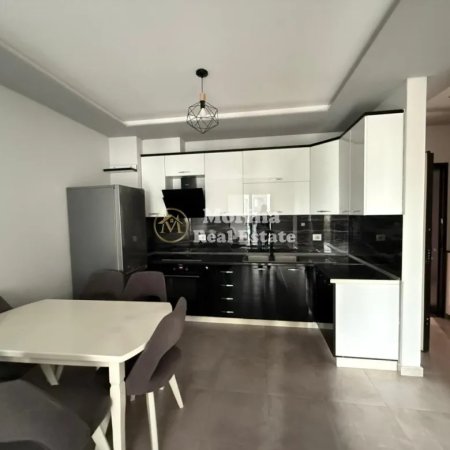 Tirane, jepet me qera apartament 1+1 Kati 5, 60 m² 450 € (Rruga e Kavajes)