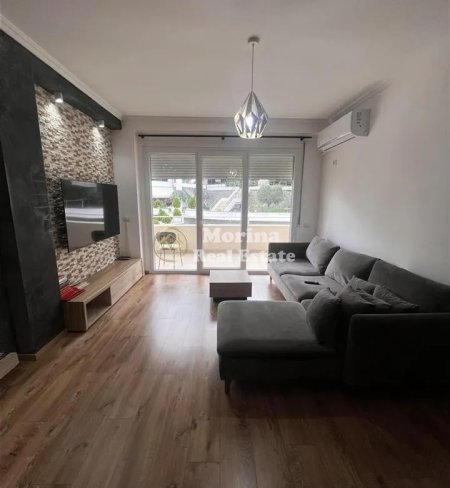 Tirane, jepet me qera apartament 2+1 Kati 3, 108 m² 900 € (Kopeshti Botanik)