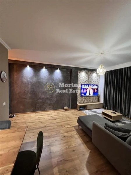 Tirane, jepet me qera apartament 2+1 Kati 3, 108 m² 900 € (Kopeshti Botanik)