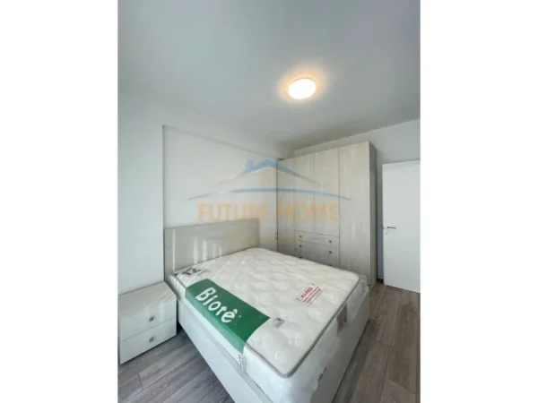 Tirane, jepet me qera apartament 2+1+Ballkon Kati 4, 71 m² 600 €