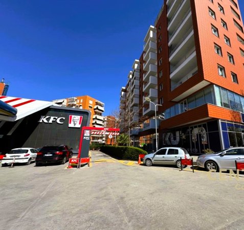 Tirane, jepet me qera ambjent biznesi Kati 0, 250 m² 5.000 € (Delijorgji)