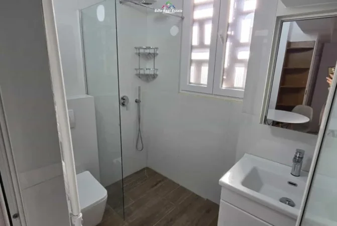 Tirane, jepet me qera garsonier 1+1 Kati 2, 36 m² 550 € (prane restorant Piaces)