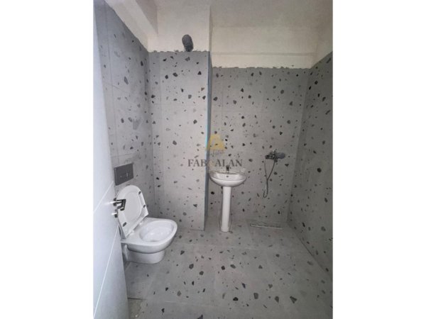 Tirane, shitet apartament 1+1 , 70 m² 94.500 € (Astir)