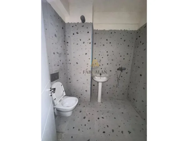 Tirane, shitet apartament 1+1 , 70 m² 94.500 € (Astir)