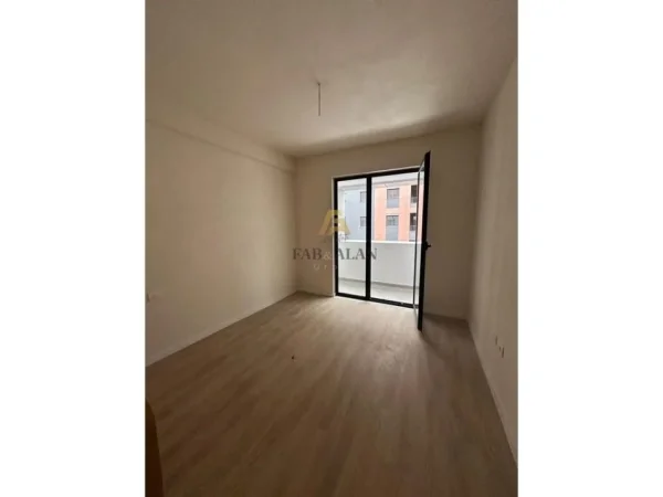 Tirane, shitet apartament 1+1 , 70 m² 94.500 € (Astir)