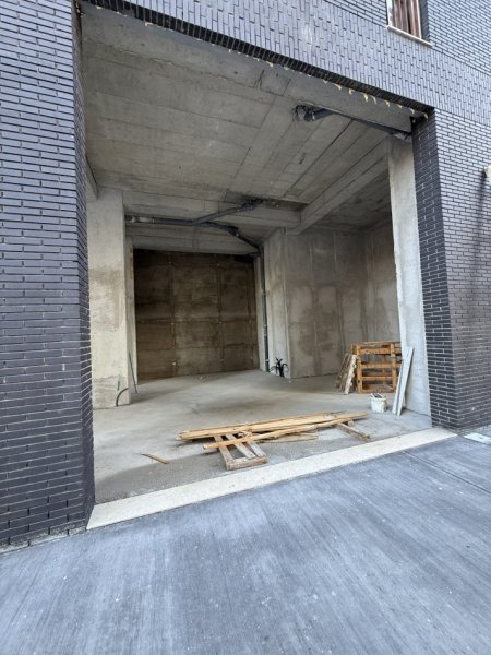 Tirane, shitet dyqan Kati 0, 150.000 € (Rruga Dafinave)