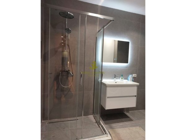 Tirane, jepet me qera apartament 2+1+Ballkon Kati 4, (Rruga e Elbasanit)