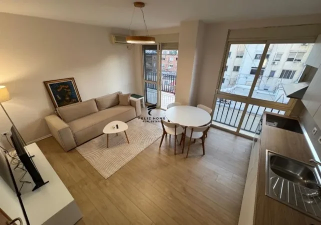 Tirane, jepet me qera apartament 1+1 Kati 5, 70 m² 750 € (RRUGA E KAVAJES)