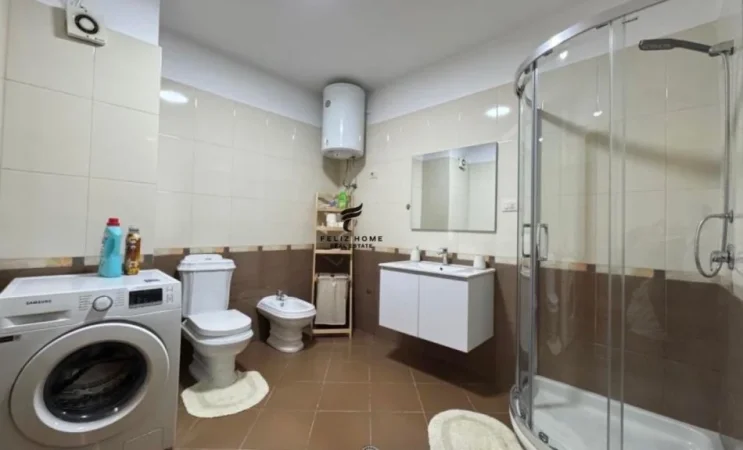 Tirane, jepet me qera apartament 1+1 Kati 5, 70 m² 750 € (RRUGA E KAVAJES)