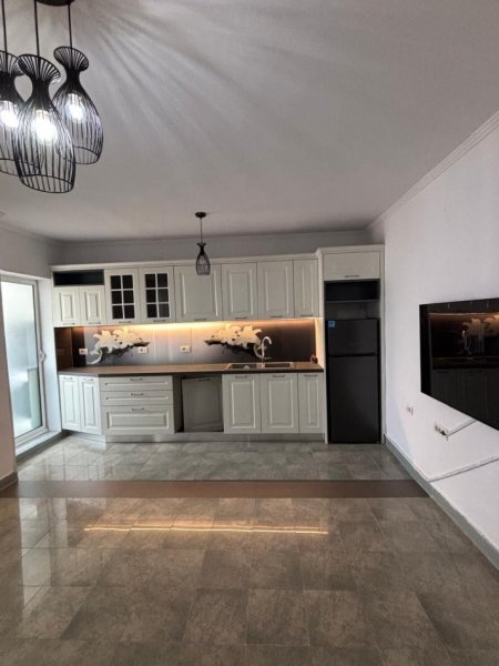 Tirane, jepet me qera apartament 2+1+Ballkon Kati 3, 80 m² 800 € (Rruga "Idriz Dollaku")