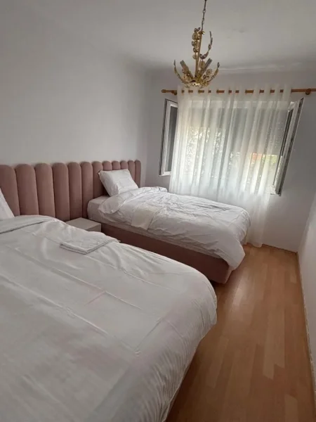 Tirane, jepet me qera apartament 2+1+Ballkon Kati 3, 80 m² 800 € (Rruga "Idriz Dollaku")