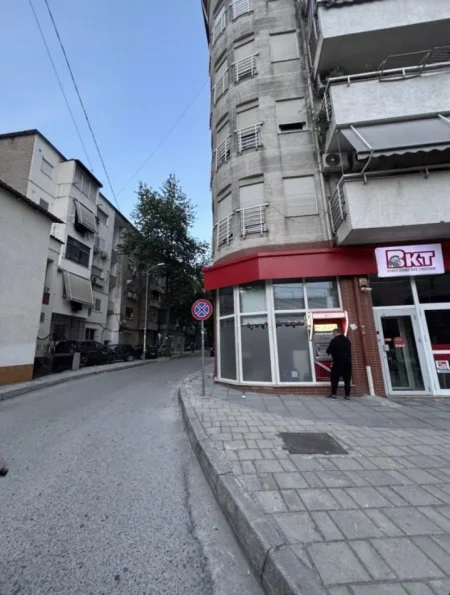 Tirane, jepet me qera apartament 2+1+Ballkon Kati 3, 80 m² 800 € (Rruga "Idriz Dollaku")