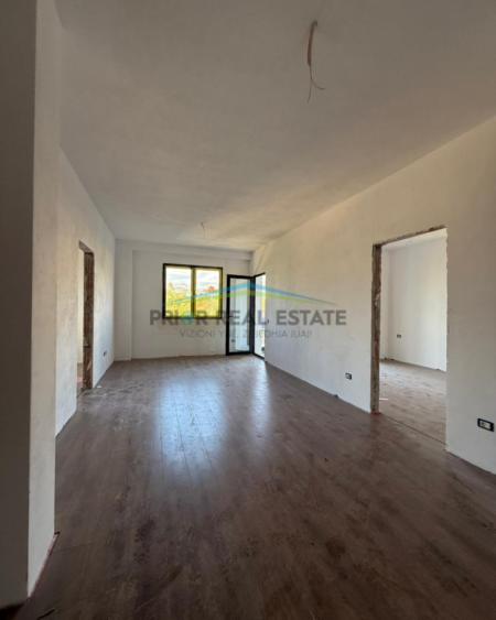 Tirane, shitet apartament 2+1+Ballkon Kati 4, 95 m² 92.500 € (Pakuqan)