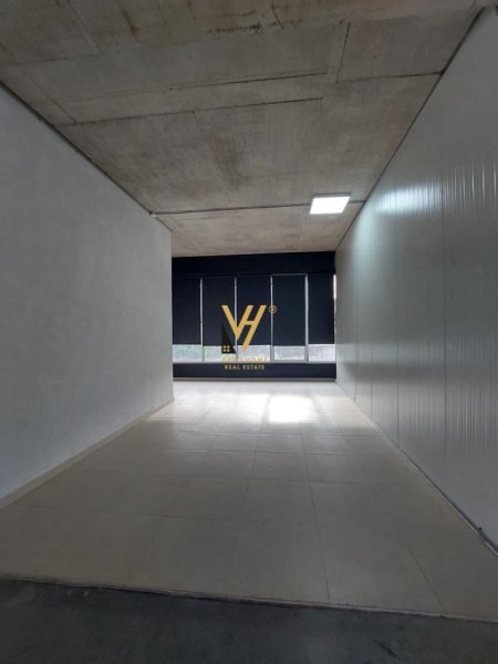 Tirane, jepet me qera ambjent biznesi Kati 1, 800 m² 4.800 € (TOP CHANNEL)