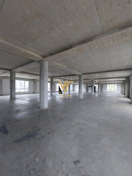 Tirane, jepet me qera ambjent biznesi Kati 1, 800 m² 4.800 € (TOP CHANNEL)