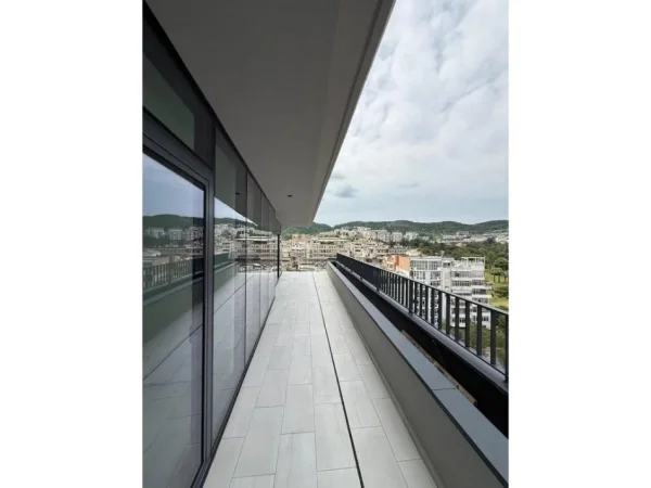 Tirane, shitet apartament 3+1+Aneks+Ballkon Kati 9, 200 m² 620.000 € (Liqeni Tiranes)