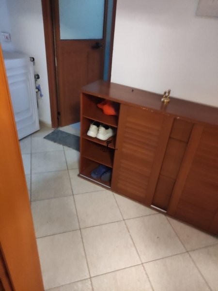 Tirane, jepet me qera apartament 2+1 Kati 3, 98 m² 580 € (SIRI KODRA)