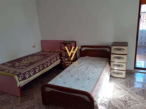 Tirane, jepet me qera apartament 2+1+Ballkon Kati 2, 90 m² 400 € (RRUGA BARDHYL)