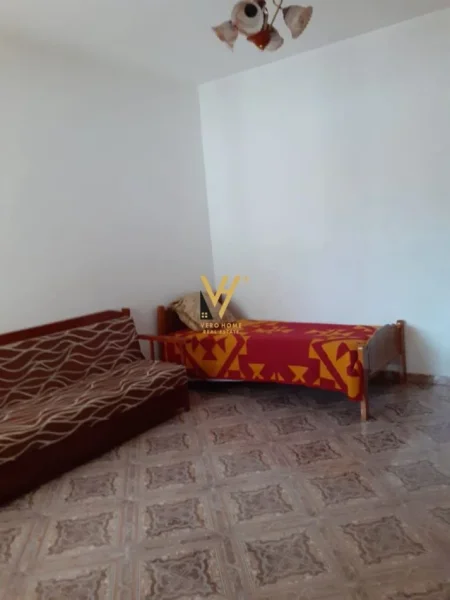 Tirane, jepet me qera apartament 2+1+Ballkon Kati 2, 90 m² 400 € (RRUGA BARDHYL)