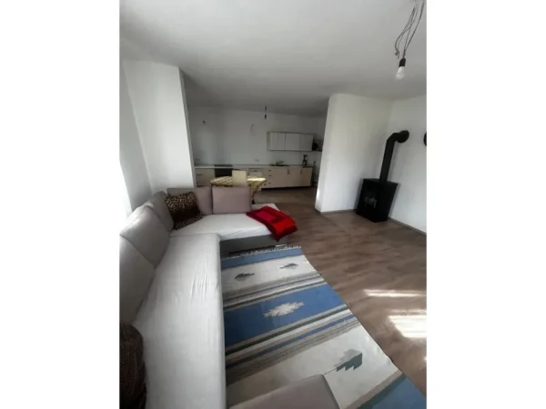 Tirane, shitet Vile 2 Katshe Kati 1, 256 m² 280.000 € (Preze)