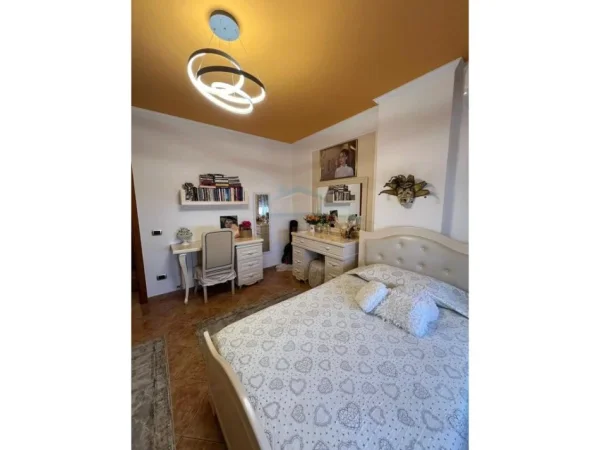 Durres, shitet apartament 3+1+Ballkon Kati 6, 168 m² 295.000 € 