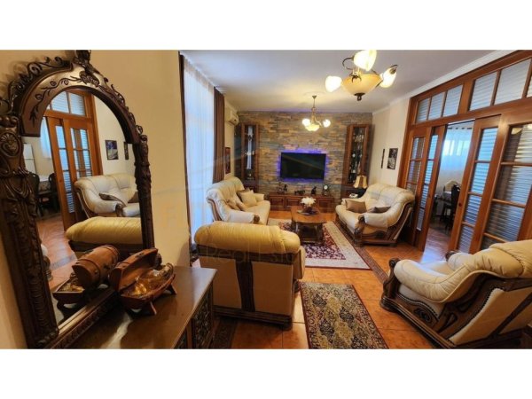 Durres, shitet apartament 3+1+Ballkon Kati 6, 168 m² 295.000 € 