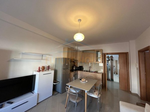 Durres, shitet apartament 1+1+Ballkon Kati 2, 135.000 € 