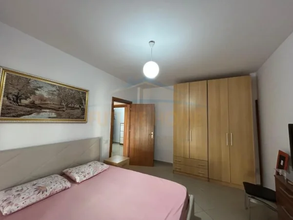 Durres, shitet apartament 1+1+Ballkon Kati 2, 135.000 € 