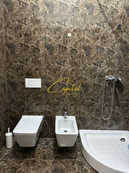 Tirane, jepet me qera apartament 2+1 Kati 2, 110 m² 750 € (ZOGU I ZI)