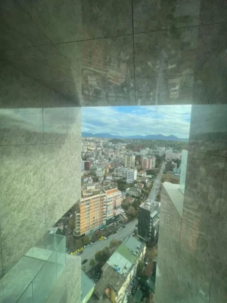 Tirane, shitet apartament 1+1+Ballkon , 138 m² (DownTown One)