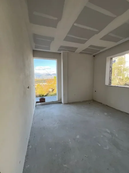 Tirane, jepet me qera Vile 3 Katshe , 500 m² 2.000 € 